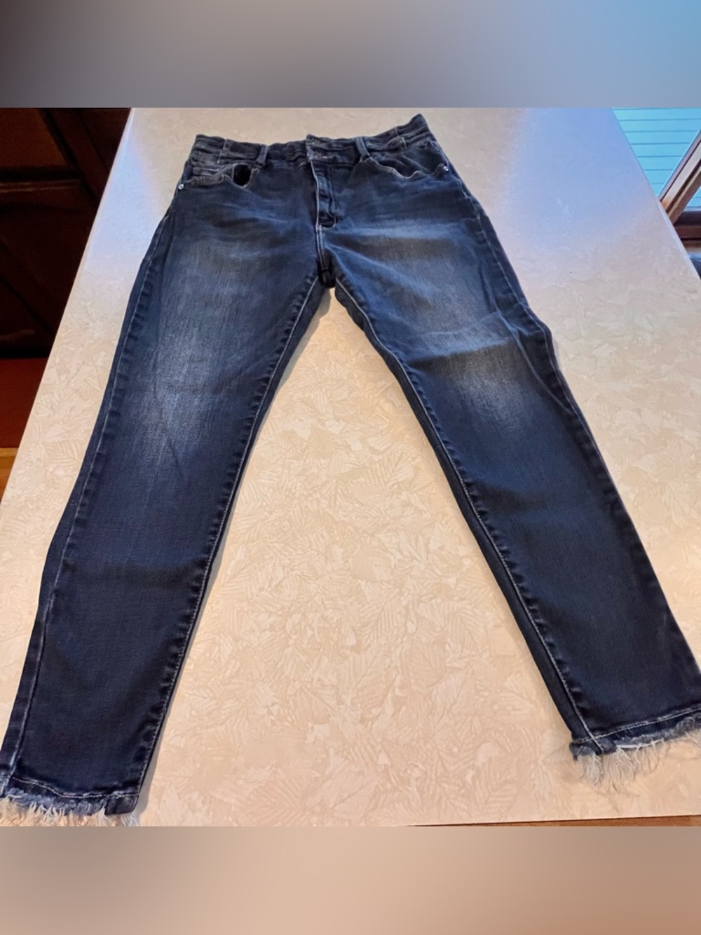 Kancan women’s  Dark Blue Frayed-Hem Jeans skinny 15/31